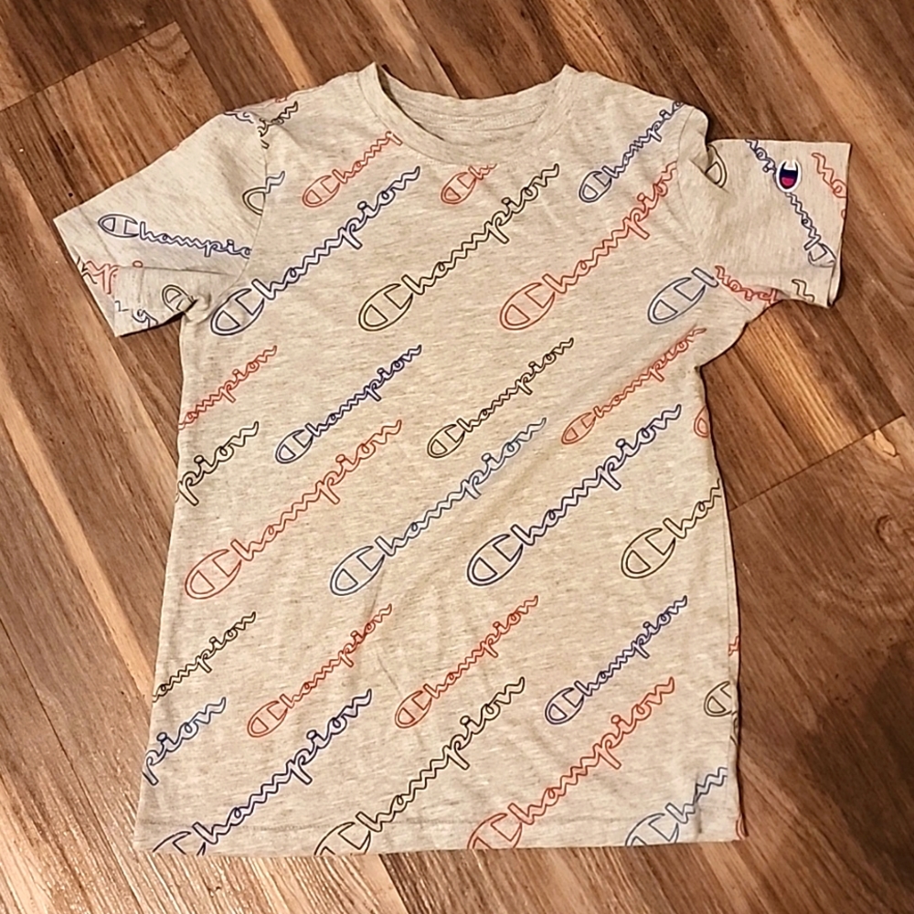 Boys Champion size M shirt